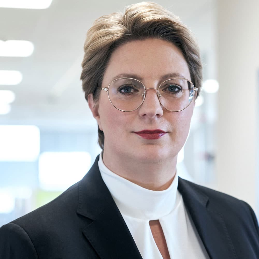 CF22 Intel Sonja Pierer
