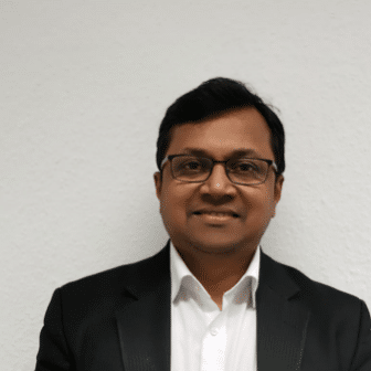 Ajit Ranade passport size photo